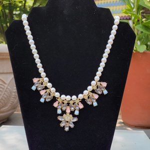 Pearl necklace with rhinestones